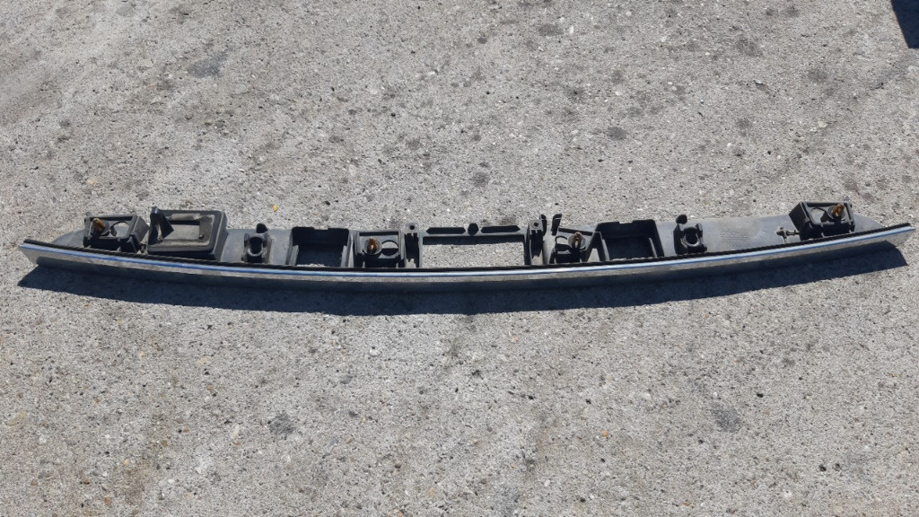 Ornament/suport lampite cromat haion Mercedes C-Class W204  combi.