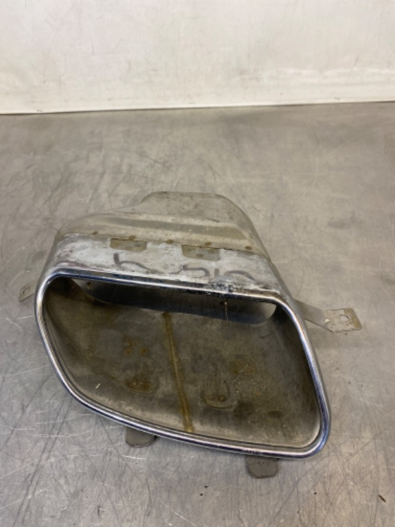 Ornament toba de esapament dreapta Volvo xc60 31425019