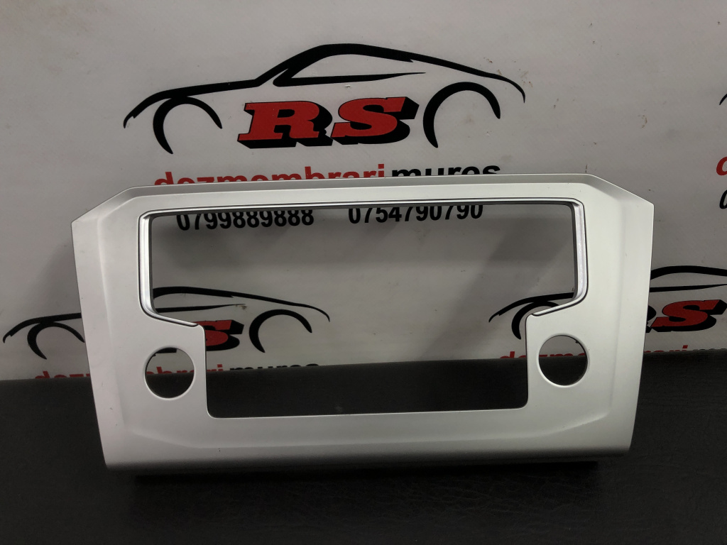 Ornament trim bord navigatie din aluminiu VW Passat B8 2.0 TDI 190cp sedan 2017 (3G1858069)