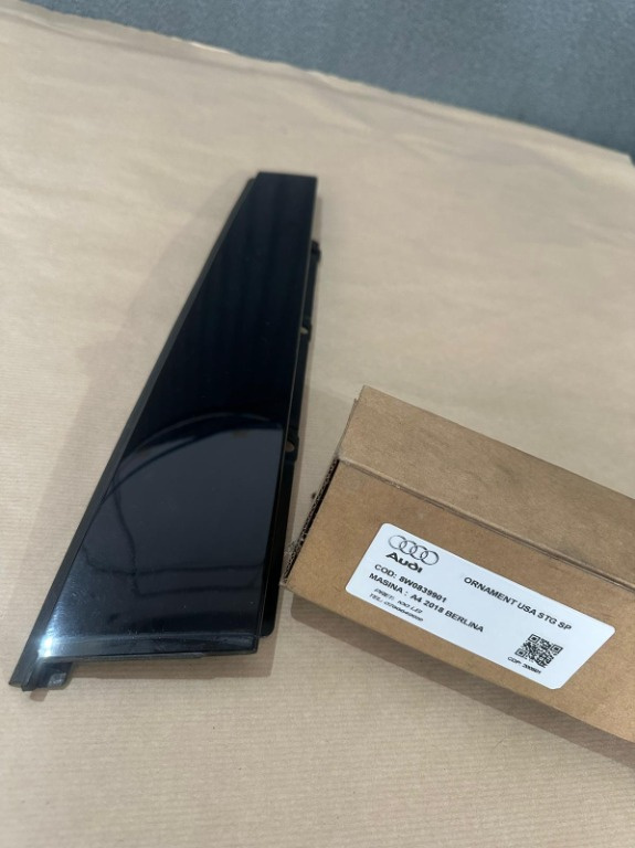 ✅ Ornament usa stanga spate Audi A4 8W0839901