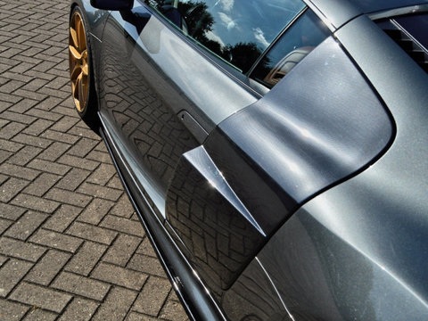 Ornamente laterale , in verbreiterter V10 , compatibile doar cu V8 Coupe, ( Orignalblade wird als Trager genutzt si mu nachgearbeitet werden ) pentru Audi R8, 42 2006-2015 Coupe + Spyder, toate variantele Modelle se potriveste cod produs INE-400060-A