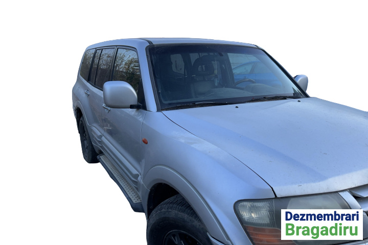 Overfender stanga fata Cod: MR478750 Mit