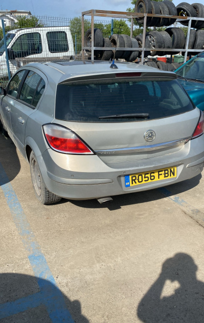 Panoramic / Sticla plafon Opel Astra H [facelift] [2005 - 2015] Hatchback 5-usi 1.9 CDTI MT (150 hp) ⭐⭐⭐⭐⭐