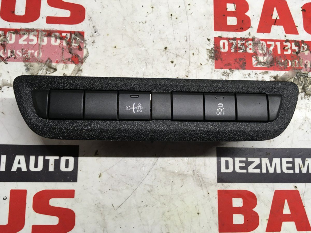 Panou butoane inchidere Peugeot 208 cod: 96750154zd