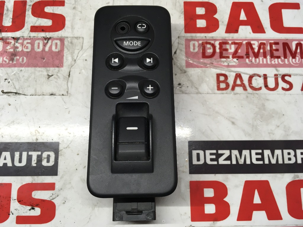 Panou butoane multimedia Land Rover Discovery 3 cod: yud501080pvj