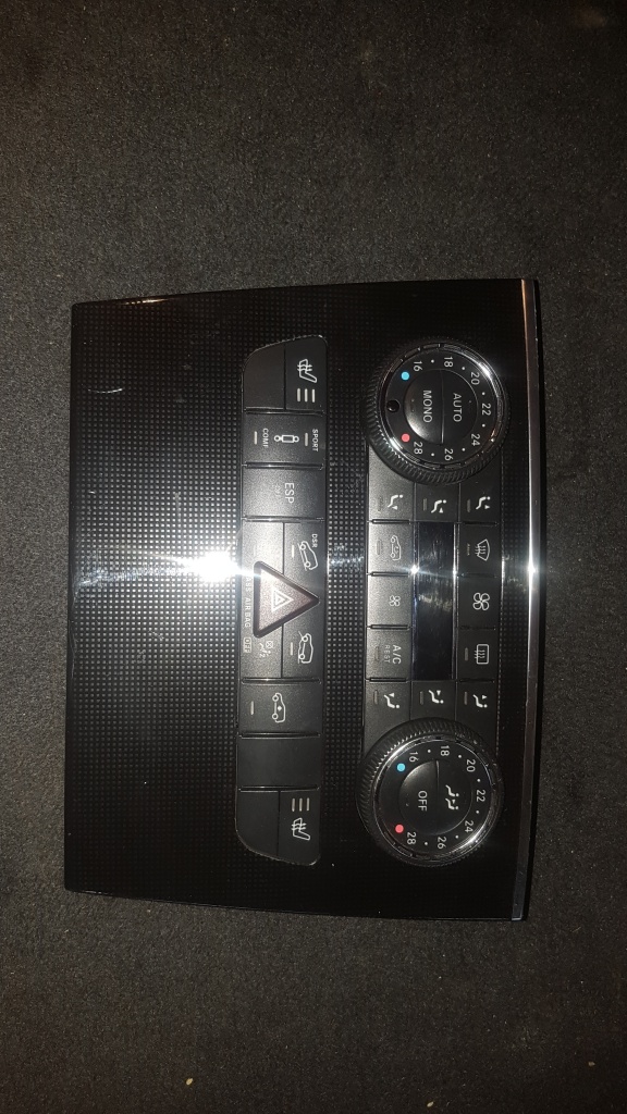 Panou clima Mercedes Ml 320 W 164 cod A2518208189 A2518203989