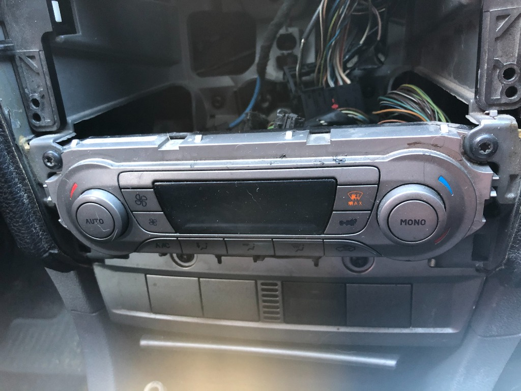 Panou climatronic ford focus mk 2 facelift comenzi clima