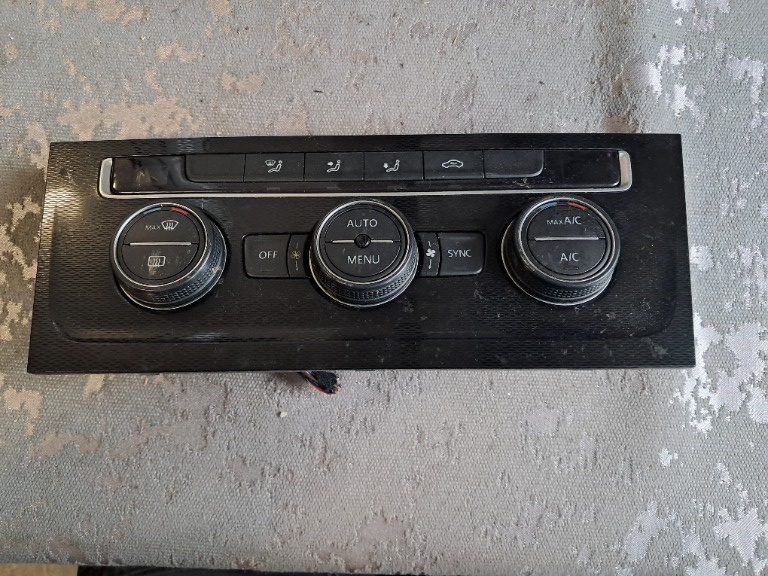 Panou climatronic Volkswagen Golf 7 GTD cod 5G0907