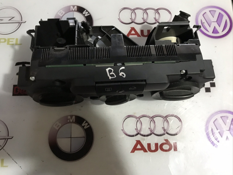 Panou Climatronic Volkswagen Passat B6