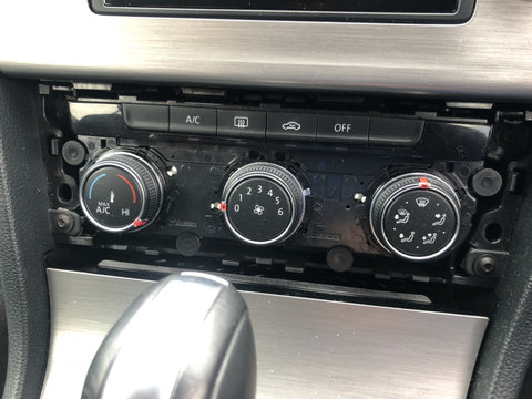 Panou climatronic VW Golf 7 cod: 5G0907426T / 3G2863041 model 2015