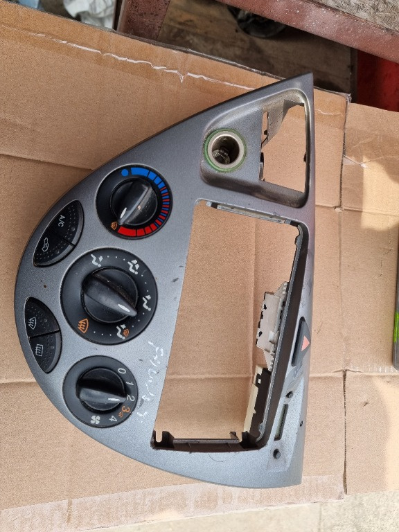 Panou comandă climă AC Ford Focus 1 cod 98ABI8C419