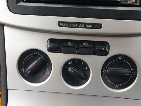 Panou Comanda AC Aer Conditionat Clima Climatronic cu Incalzire Scaune Volkswagen Passat B6 2005 - 2010