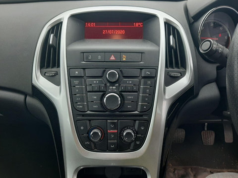 Panou comanda AC clima Opel Astra J 2011 Hatchback 2.0 CDTI