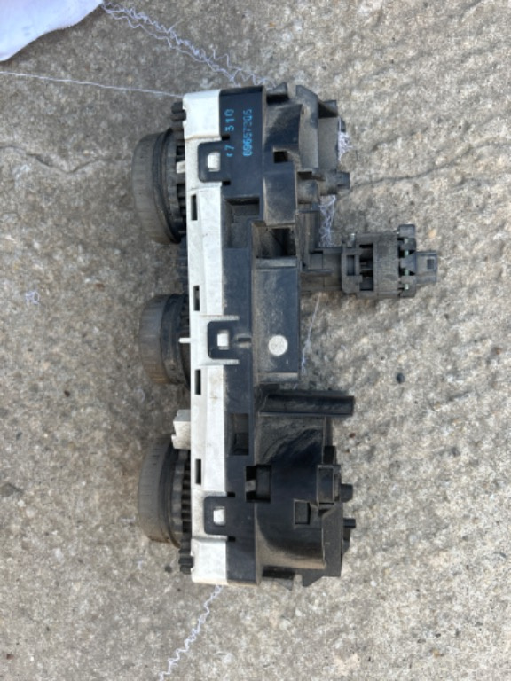 Panou comanda ac mitsubishi colt 6 2002-