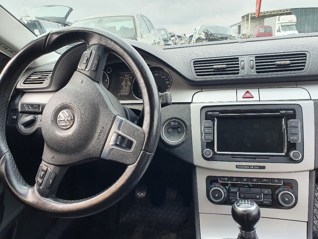Panou Comanda AC VW Passat CC 2011