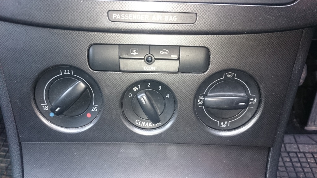 Panou comanda clima VW Passat B6