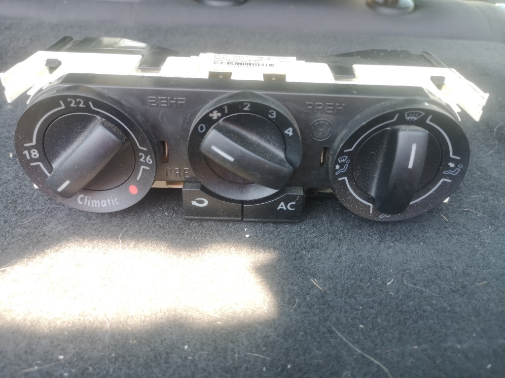 Panou comanda climatizare VW Polo 9N cod 6QO820045