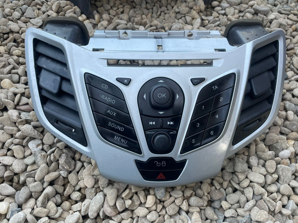 PANOU CONSOLA CENTRALA FORD FIESTA 6 AN 2010 COD. 8A61-18A802