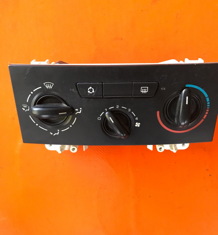 Panou Control Clima Citroen C4 Cod: C25679A41M