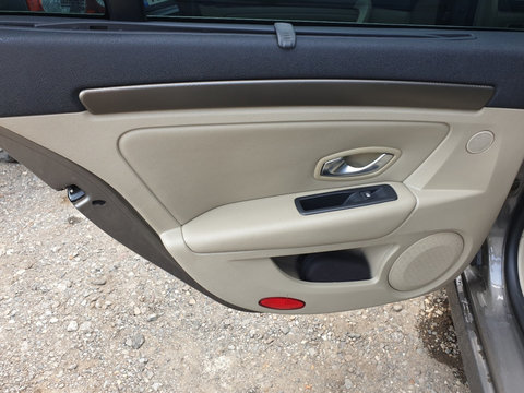 Panou Fata Usa Interior Stanga Spate Pasager cu Perdeluta Renault Laguna 3 Hatchback 2007 - 2015 [1891]