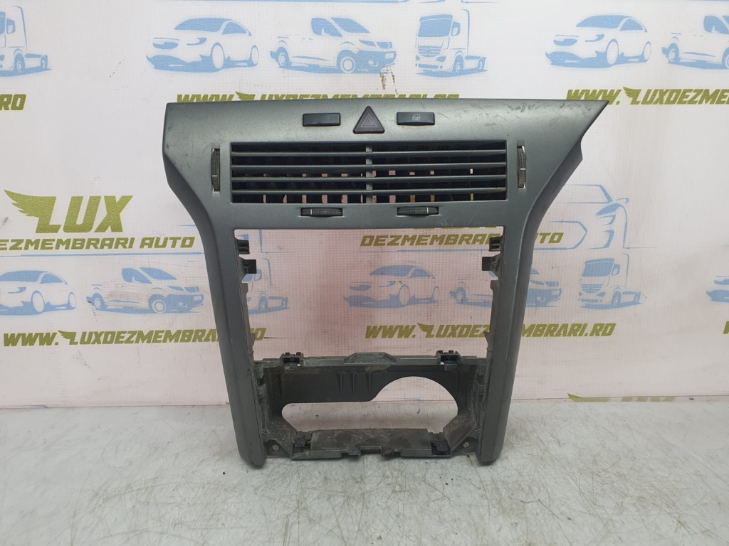 Panou ornament consola centrala bord cu grile ventilatie 331985437 Opel Astra H [2004 - 2007]