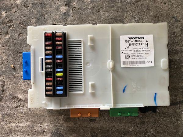 Panou sigurante CEM Volvo S80 V70 XC60 XC70 2007-2017 30765624 7G9T-14C256-FA