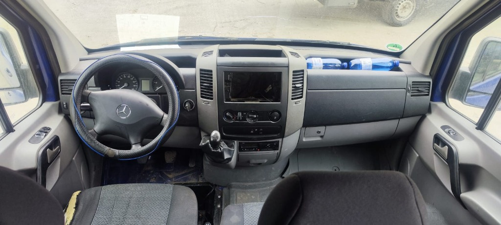 Panou usa dreapta fata Mercedes Sprinter W906 2.2 CDI Euro 5 an 2011