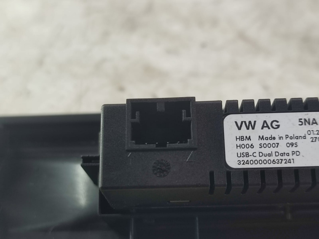 Panou usb 5NA035700 Volkswagen VW Golf 8