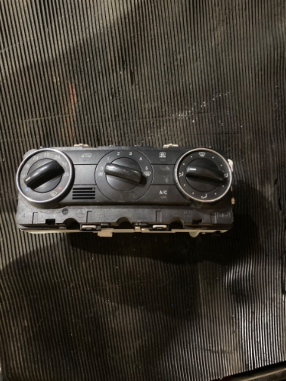 Panou Ventilatie / Panou Comanda Clima / Ac Mercedes-Benz A-CLASS (W169) 2004 - 2012 A1698301585