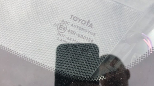 Parbriz original cu senzori Toyota Avens
