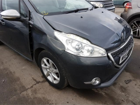 Parbriz Peugeot 208 2014 1.2 Benzina Cod motor: HMZ (EB2F) 82 CP