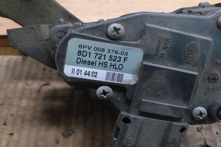 Pedala acceleratie 8D1721523F Audi A4 B5