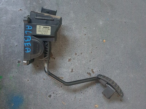 Pedala acceleratie Fiat Albea 1.4 benzina 77 cai motor 350A1000 an 2007 cod 0281002379