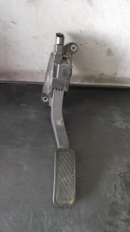 Pedala acceleratie ford fiesta 6 8v21-9f836-aa