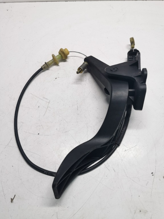 Pedala acceleratie Ford Focus 1 mk1 1.6 i benzina cu cablu