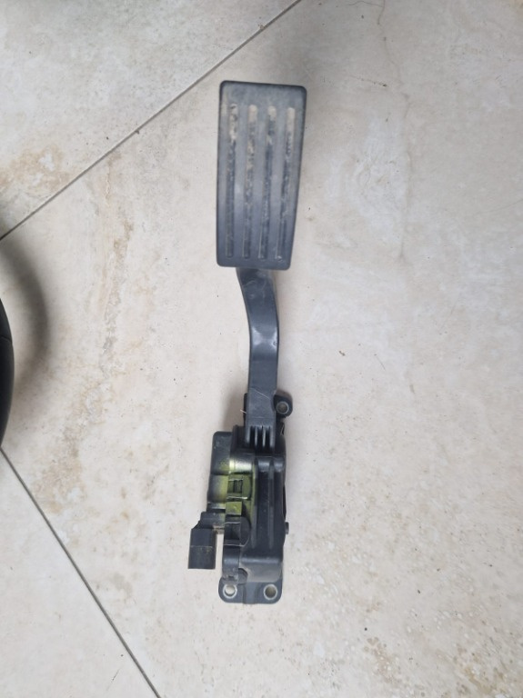 Pedala acceleratie Ford Focus 2 Ford C-M
