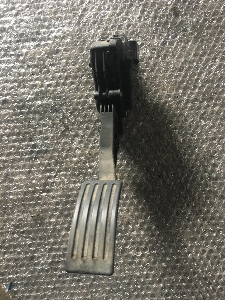 Pedala acceleratie Ford Focus 4M519F836AK 4M51-9F836-AK 00864132 008641-32