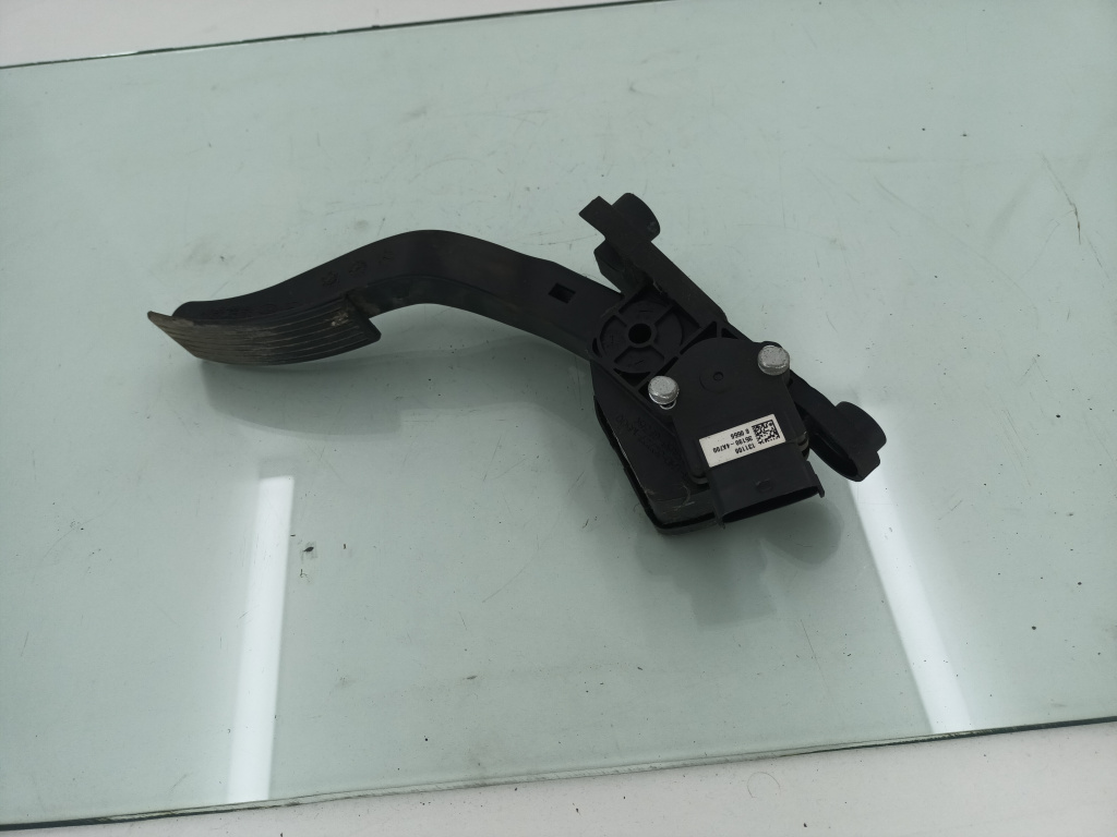 Pedala acceleratie Hyundai I20 1.3i G4LA-5H 2012-2015 D8-7-8 35190-4A700 DezP: 15542