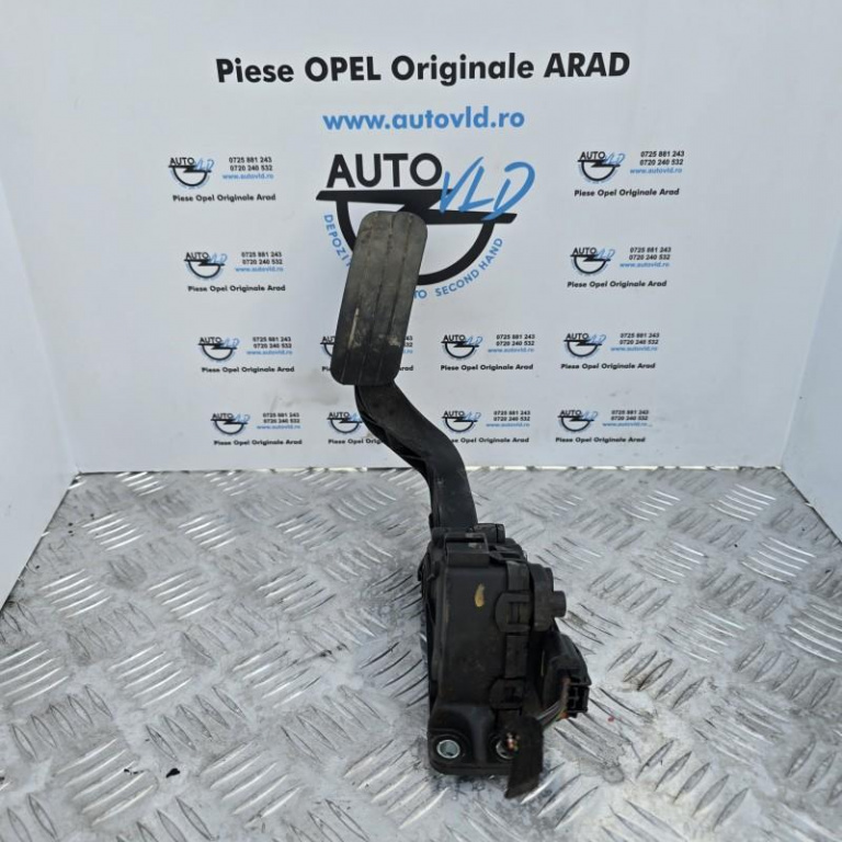 Pedala acceleratie Nissan NV400 2011-> 8200672371C