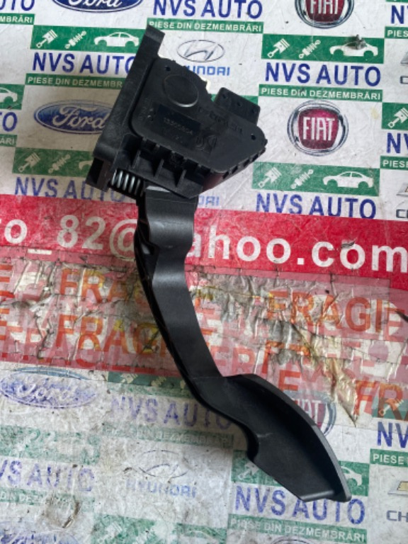 Pedala acceleratie Opel Corsa E 1.4 Benzina 13305804