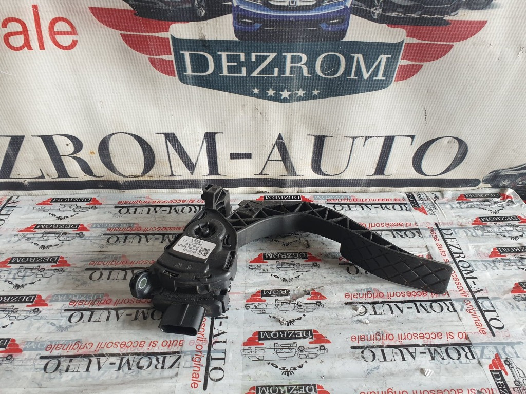 Pedala acceleratie originala Audi A4 B8 1.8 TFSi cod piesa : 8K1721523