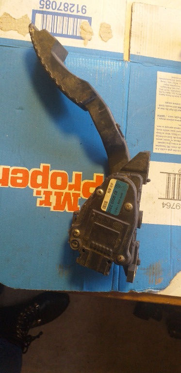 Pedala acceleratie Renault Laguna 2 cod produs:8200003392 / 82 0000 3392 6PV00811901