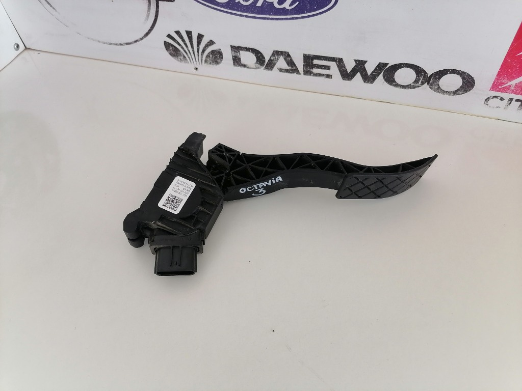 Pedala acceleratie Skoda Octavia 3 VW Golf 7 Passat B8 Seat Leon Cod 5Q1723503H