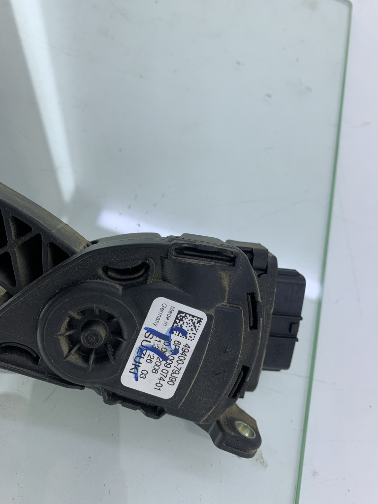Pedala acceleratie Suzuki SX4 M16A 2006-