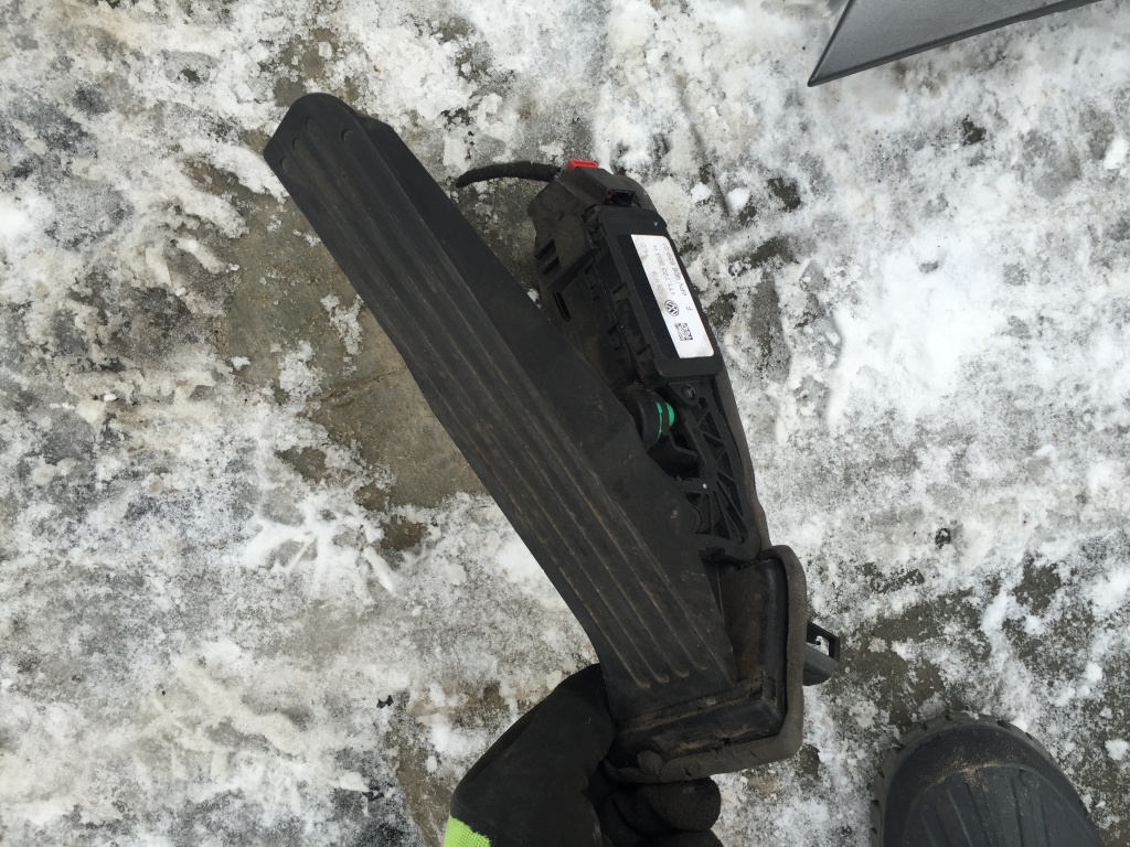 Pedala acceleratie Touran Caddy cod 1T1723503H