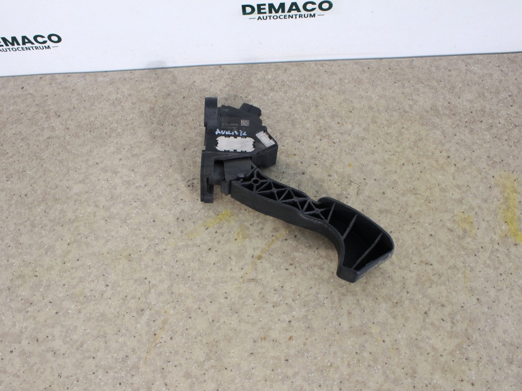 Pedala acceleratie Toyota Auris cod 78110-0W040