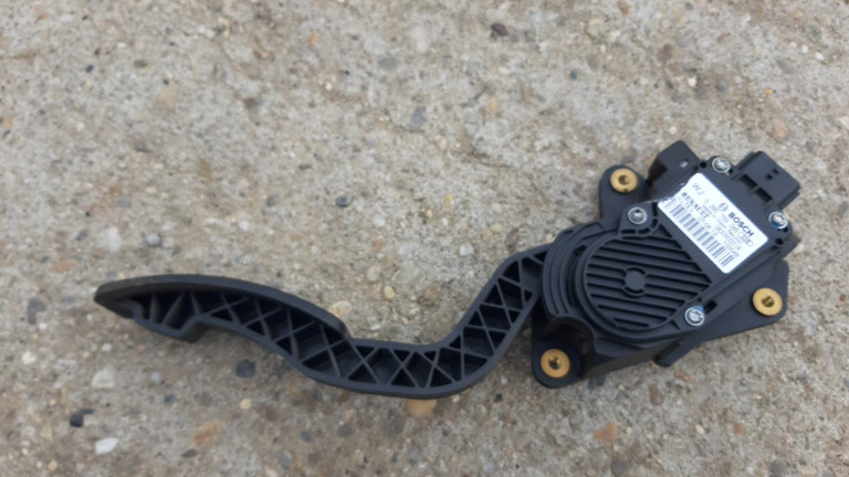 Pedala acceleratie volan stanga Renault Laguna 3