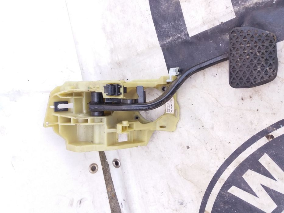 Pedala frâna cutie automată pod pedalier bmw e60 e61 europa