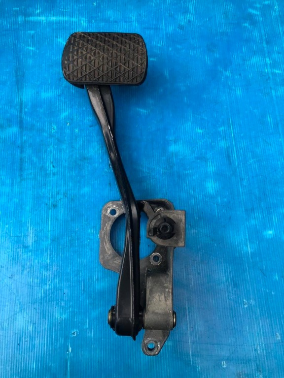 Pedala frana cutie automata Mercedes E220 w211 2002-2006