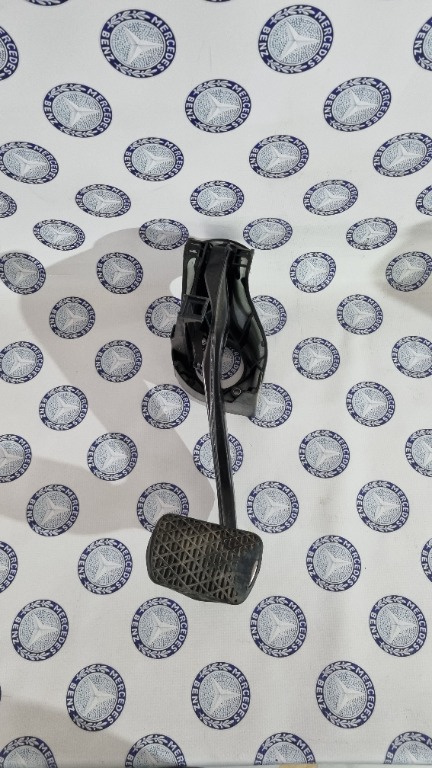 Pedala frana Mercedes w204 C-class cod A2042906201
